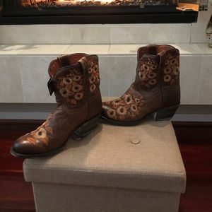 Dan Post Shoes - NWT Dan Post boots Dan Post Shoes - NWT Dan Post boots